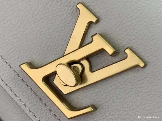 AAA Replica Ru VUITTON PM CHAIN LOUIS LOCKME 0604